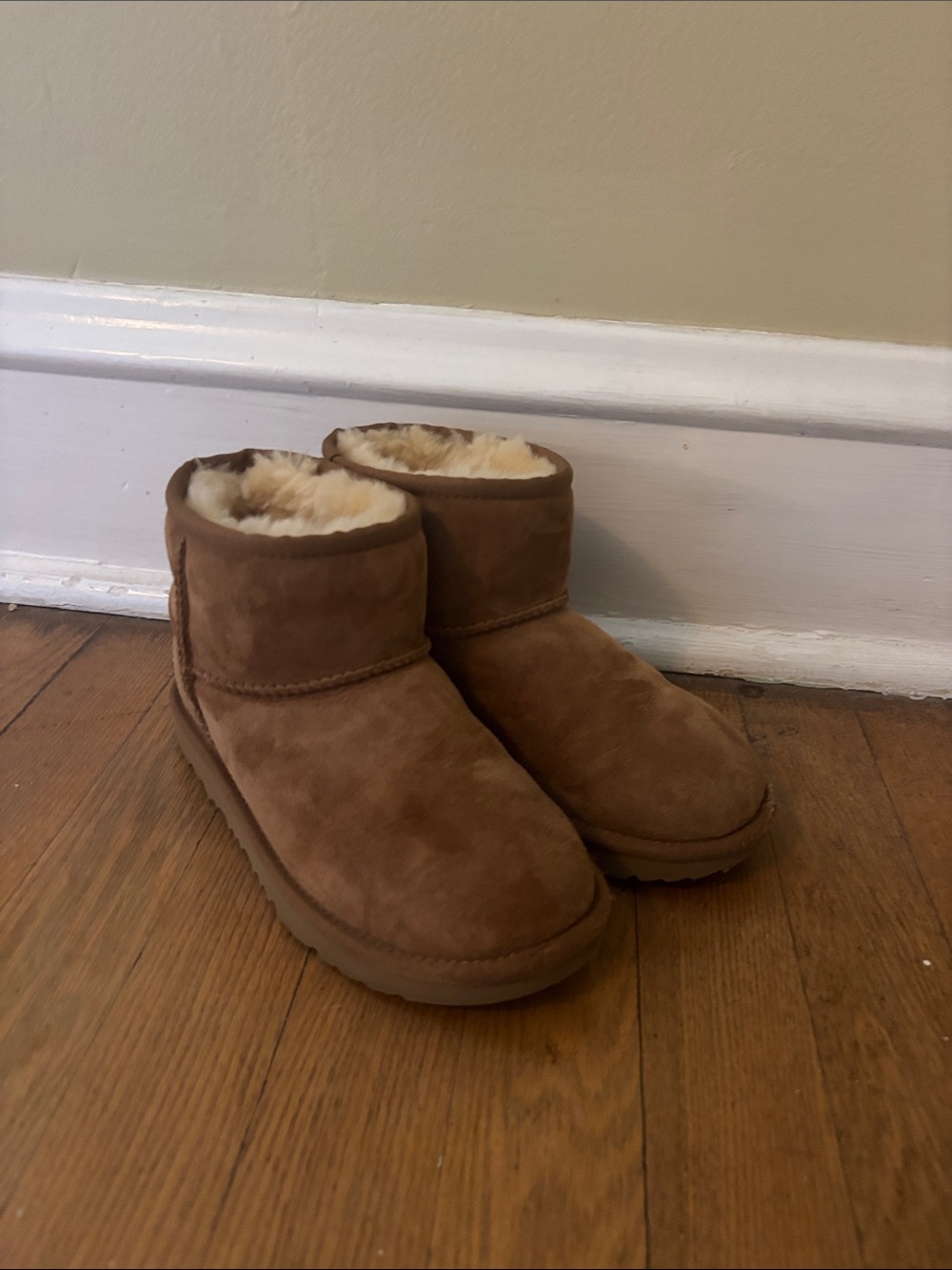 UGG Kids Classic Mini Boot in Chestnut